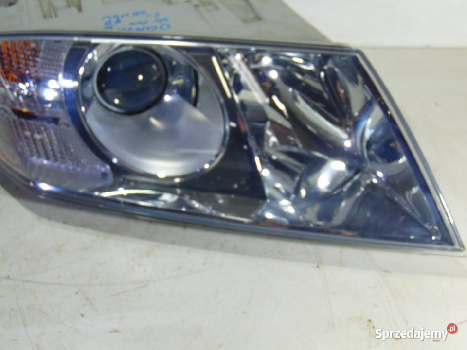 LAMPA PRAWA PRZÓD XENON EUROPA OCTAVIA II