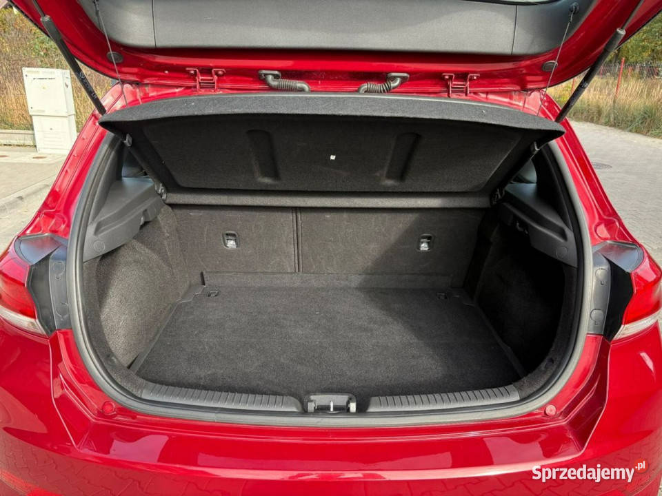 Hyundai i30 Automatyczna skrzyniaSalon bordowy Warszawa
