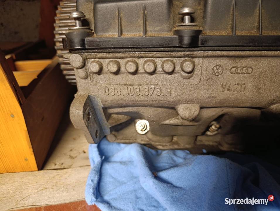 Głowica 19 TDI pompowtryski wałek rozrządu VW Skroniów