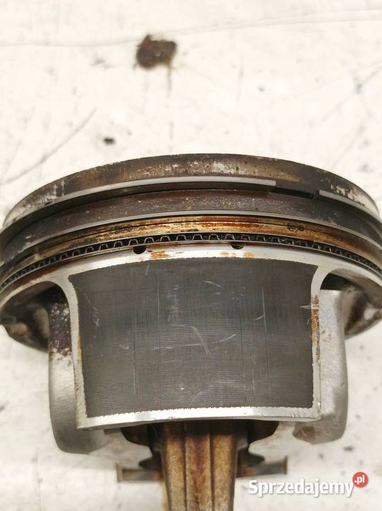 TŁOK KORBOWÓD 83P35 20 CGI 45 AMG 421 sprzedam