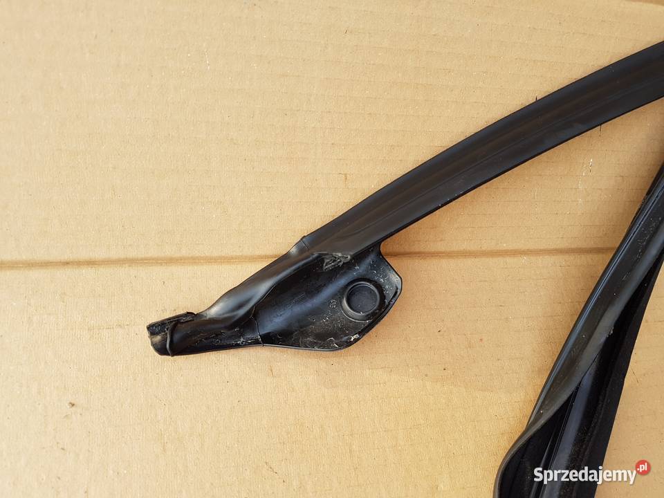 BMW 1 120 F20 LIFT uszczelka prowadnica szyby Rok produkcji 2017