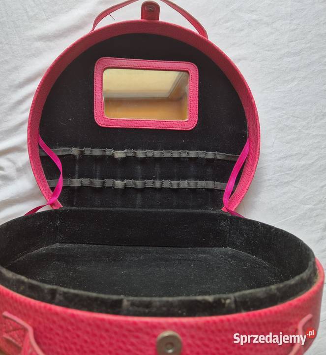 Stylowy kuferek na kosmetyki i pędzle