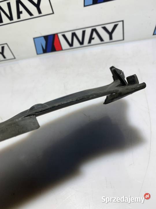 BMW E63 E64 KANAŁ POWIETRZA GÓRNY 7052464 osobowe