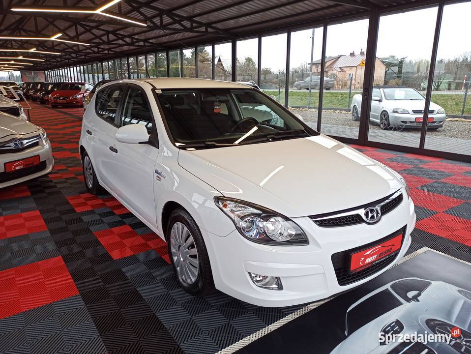 HYUNDAI I30 16 Diesel 2010 r 6 Biegów Stan radio i30