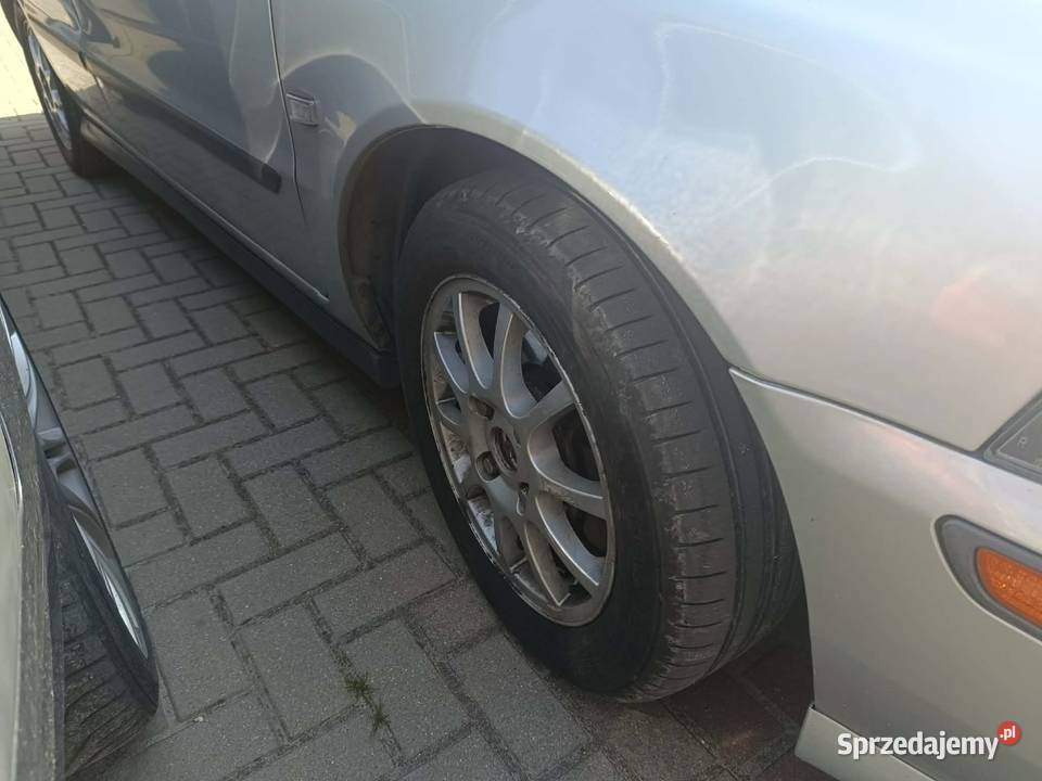 Volvo V40 20t t4 200 2001r Rok produkcji 2001 Świdnik
