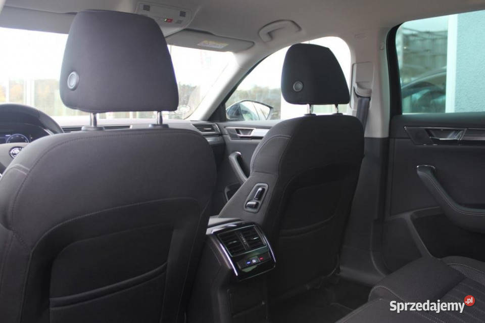 Skoda Superb 2023r niski przebieg fotel z