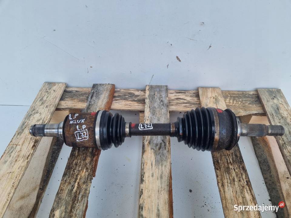 PÓŁOŚ Toyota Hilux VII 30 D4D LEWA PRZEDNIA Chełm