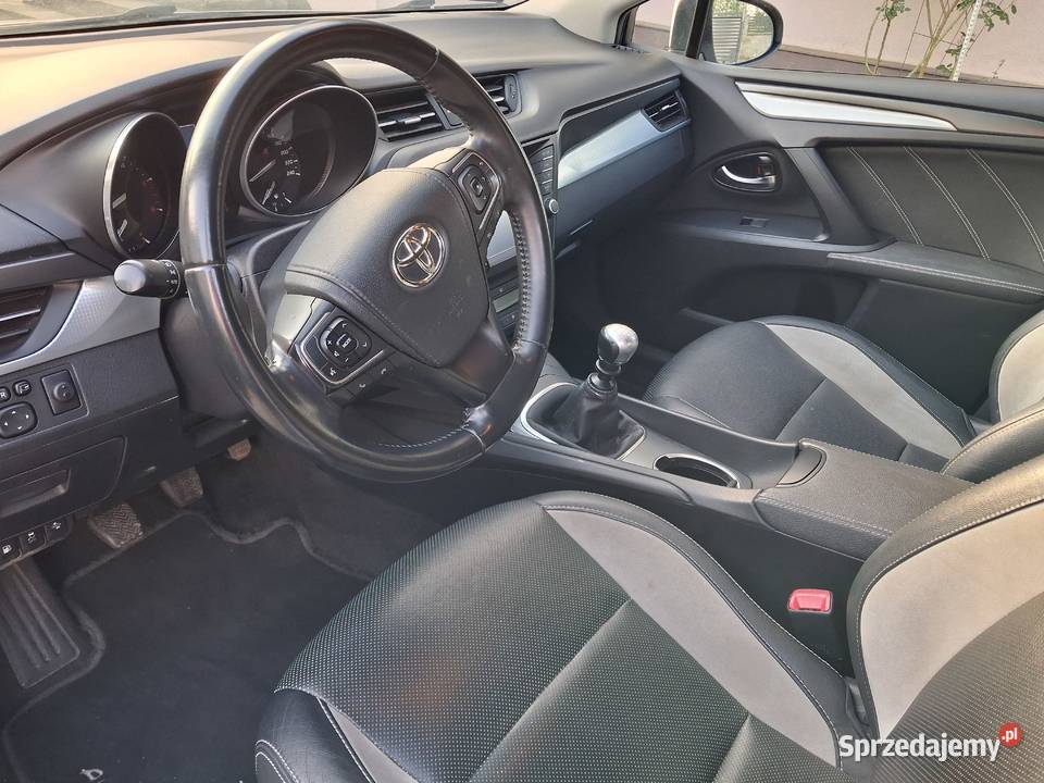 Toyota Avensis IV bezwypadkowy krajowy Rok produkcji 2018 śląskie