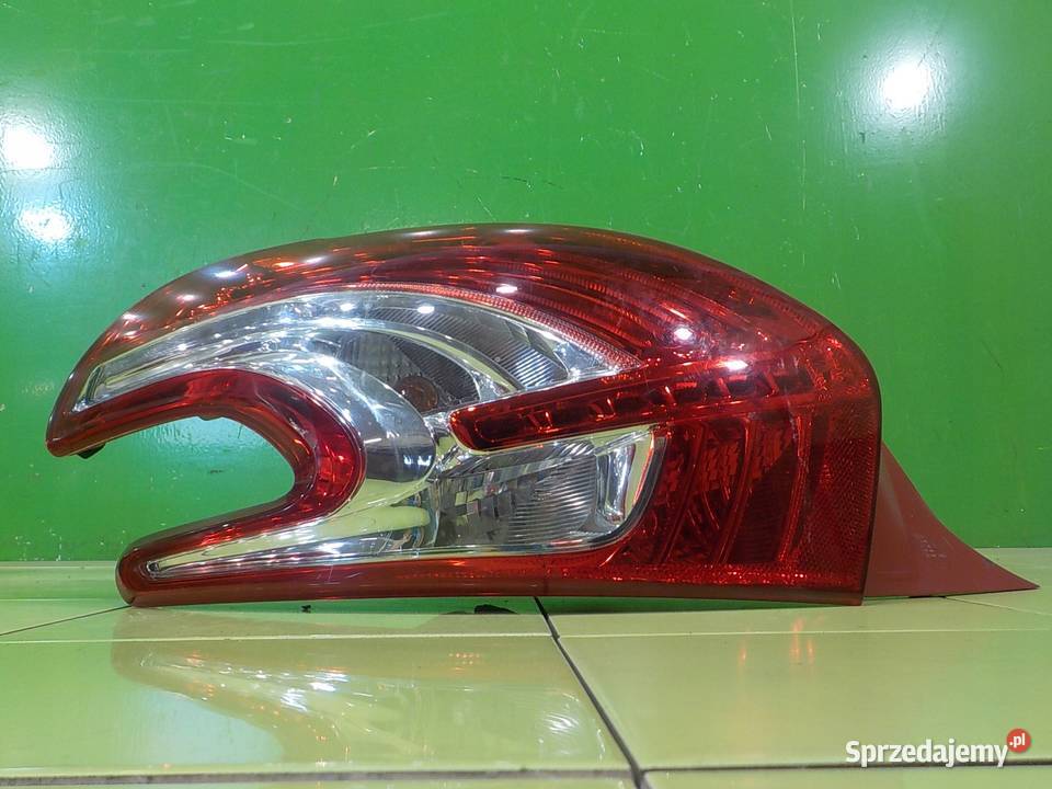 PEUGEOT 208 I 10 VTI 13r HB 5D lampa lewa tyl