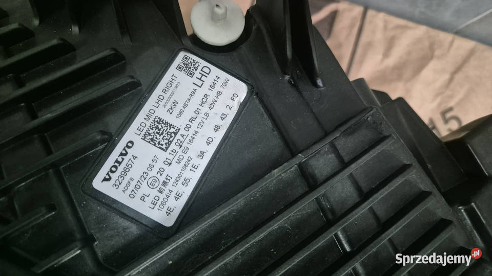 Volvo XC60 II 2 Lift lampa prawa przednia śląskie Bielsko-Biała