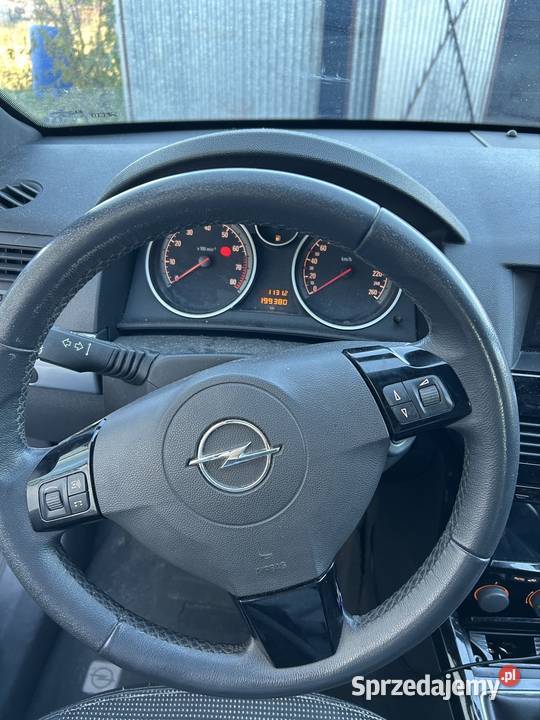 Opel Astra GTC srebrny Grajewo