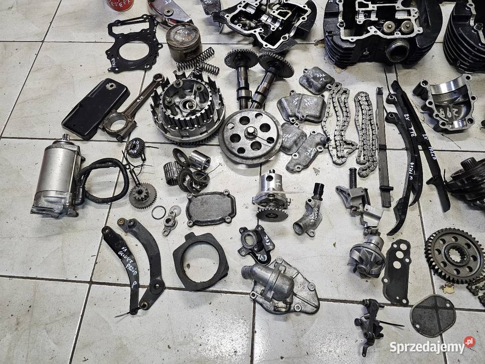 Suzuki VL 800 silnik części vl800 wałek kapa Jelenia Góra