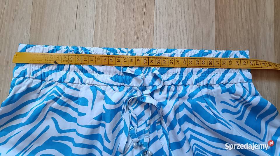 Krótkie spodenki Mohito rozmiar 36 biały