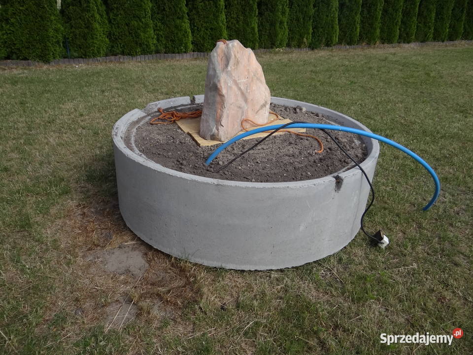 Kręg betonowy na skalniak ogrodowy Budowa