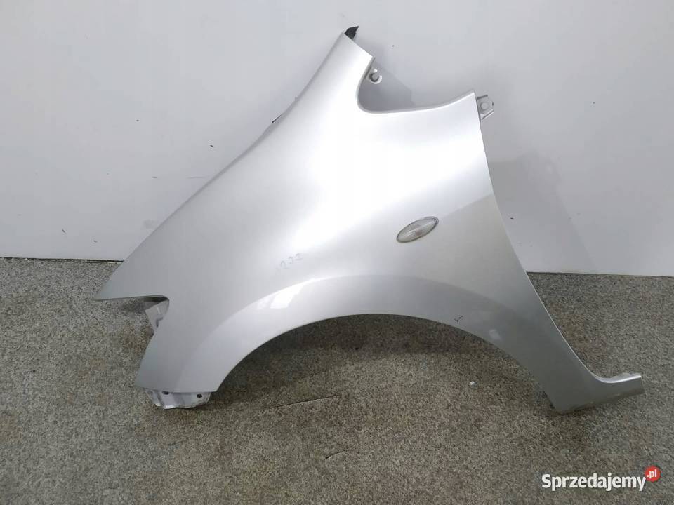 BŁOTNIK PRAWY PRZÓD Toyota Auris I 20062012