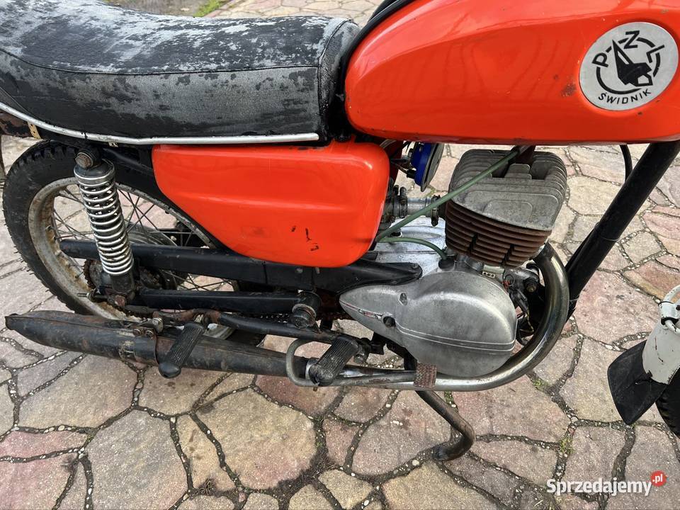 WSK 125 z dokumentami