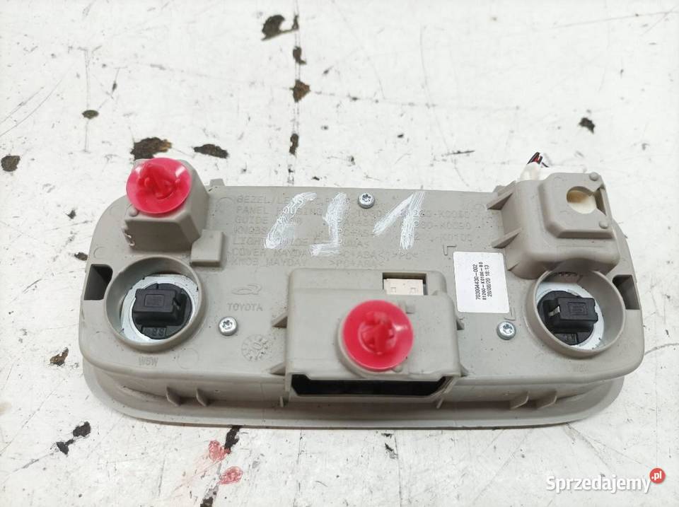 LAMPKA PODSUFITKI 703004430 Toyota Yaris IV 2020 osobowe świętokrzyskie