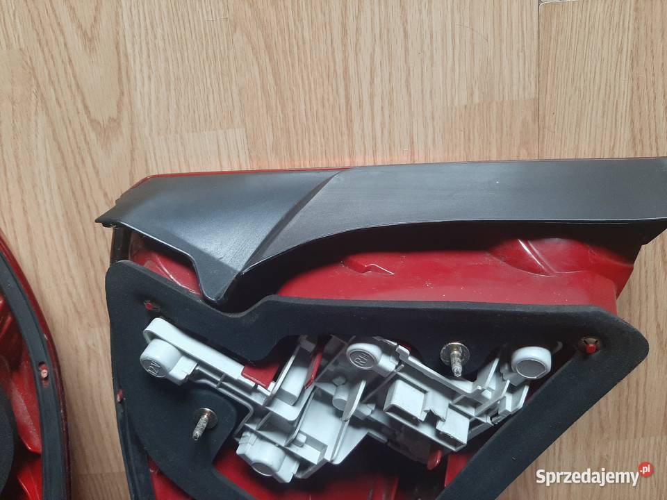 lamy tylne do Ford Mondeo MK3 Sedan lampa prawa sprzedam