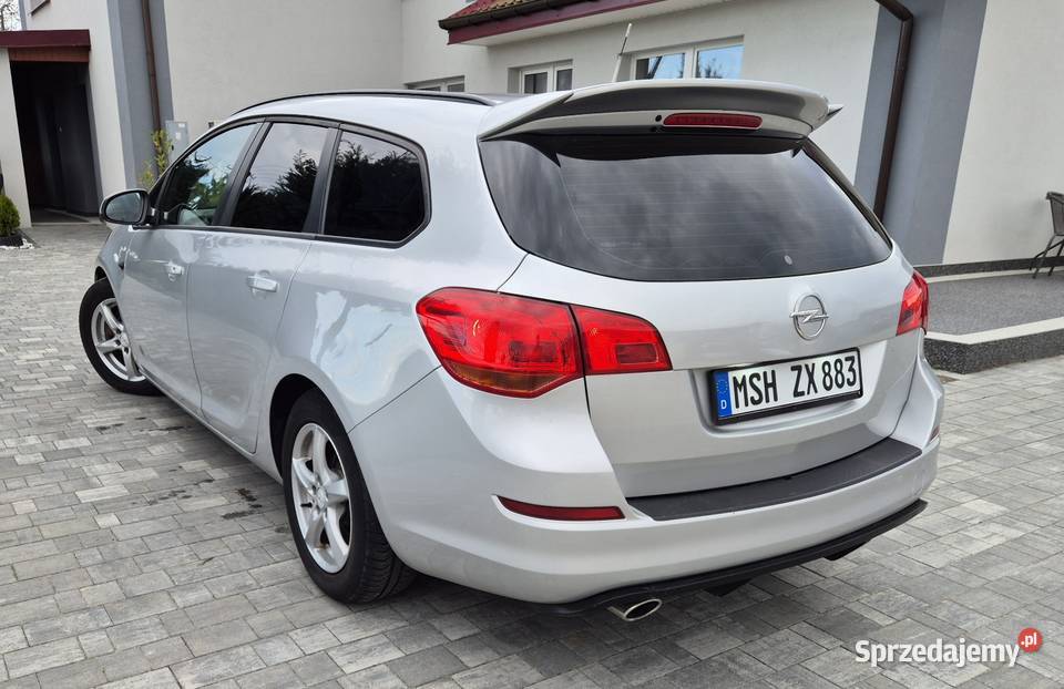 Opel Astra J 14 turbo Alu Klima Navi z Niemiec sprzedam