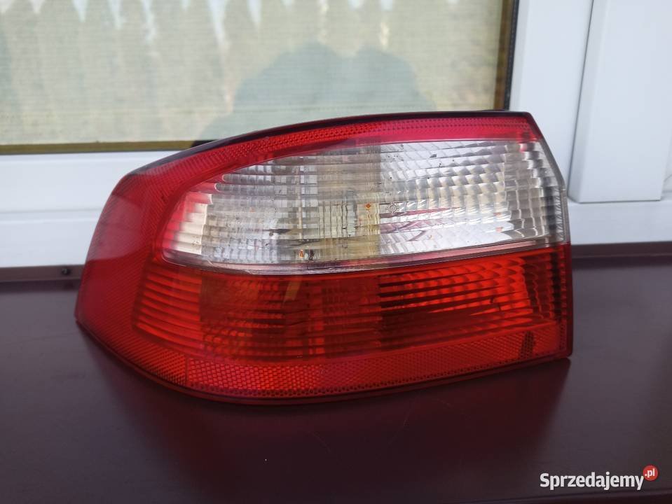 Renault Laguna 2 II hatchback HB lampa tył tylna Sieradz