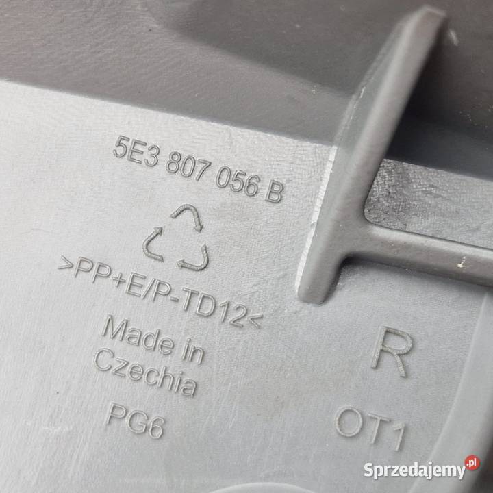 SKODA OCTAVIA IV 4 ŚLIZG ZDERZAKA PRAWY PRZÓD osobowe Bieleń