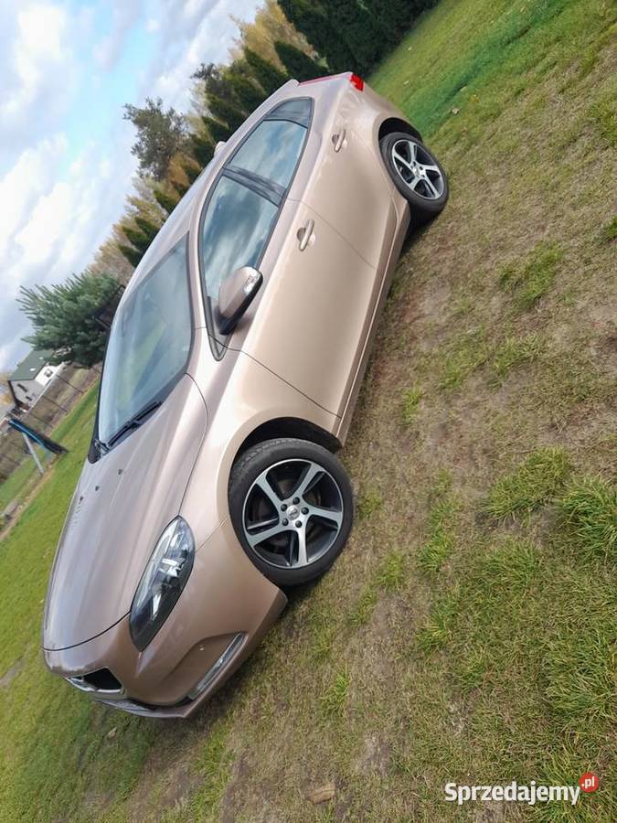 Volvo v40 nowy rozrząd olej filtry opony 23r 257000km