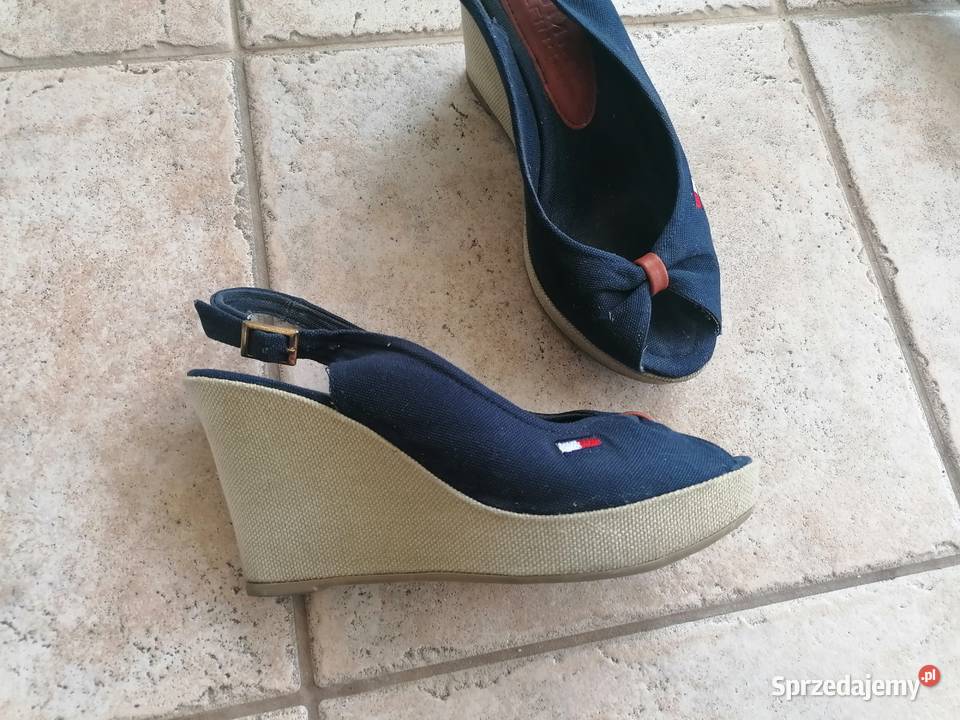 Buty na koturnie Tommy Hilfiger mazowieckie Janki sprzedam