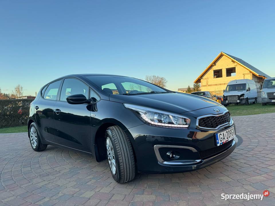 Kia Ceed 14 CRDi Niski przebieg Salon 2 komplety Rok produkcji 2016 Poznań