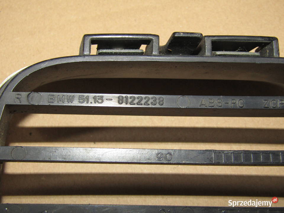 GRILL ATRAPA NERKA PRAWA BMW 3 E36 8122238 Mysłaków