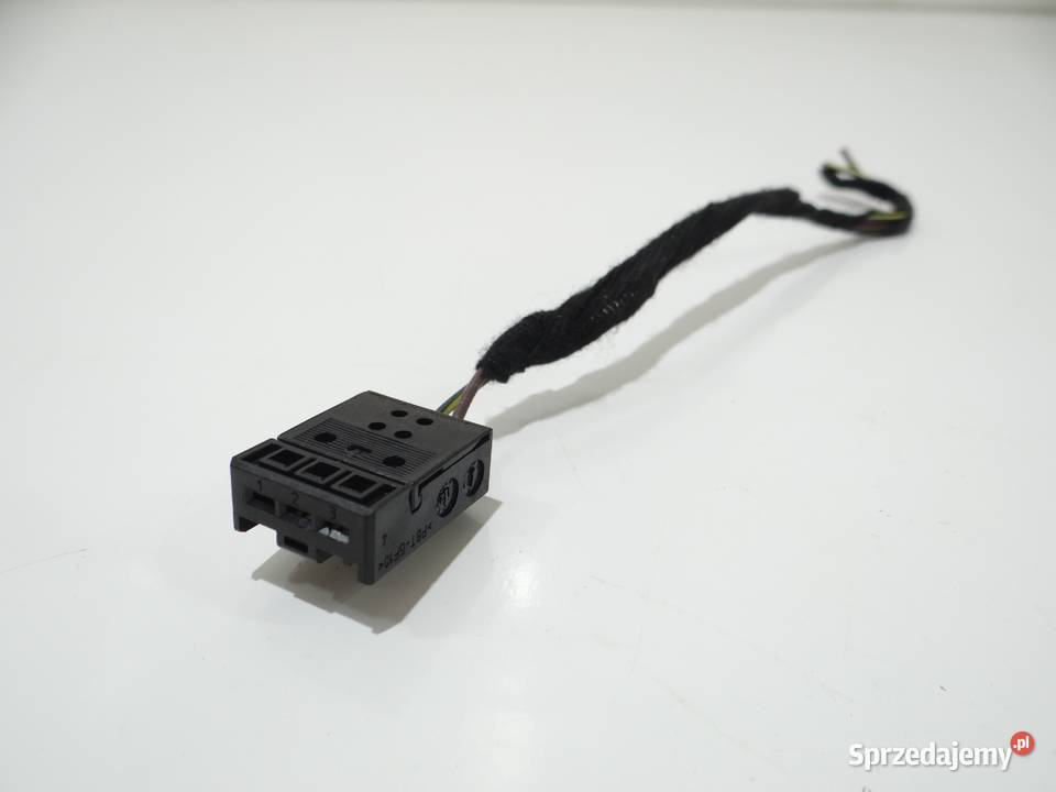 KOSTKA WTYCZKA LAMPY TYŁ BMW 1 E88 osobowe Części samochodowe Strzyżewice sprzedam