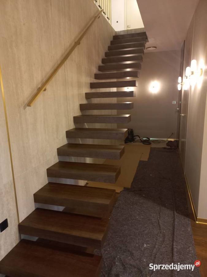 Schody nowoczesne zabiegowe skretne Stojadła