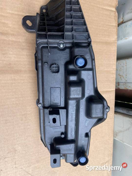 TOYOTA YARIS CROSS LAMPA PRAWA JAZDY DZIENNEJ Marki