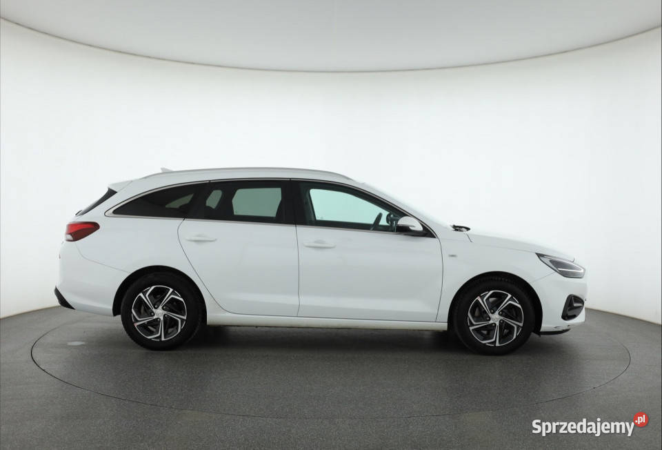 Hyundai i30 15 TGDI MHEV manualna Piaseczno