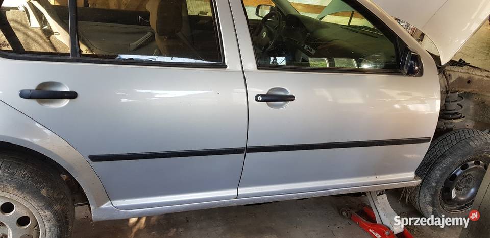 Volkswagen Golf 4 zderzak lubelskie Kraśnik
