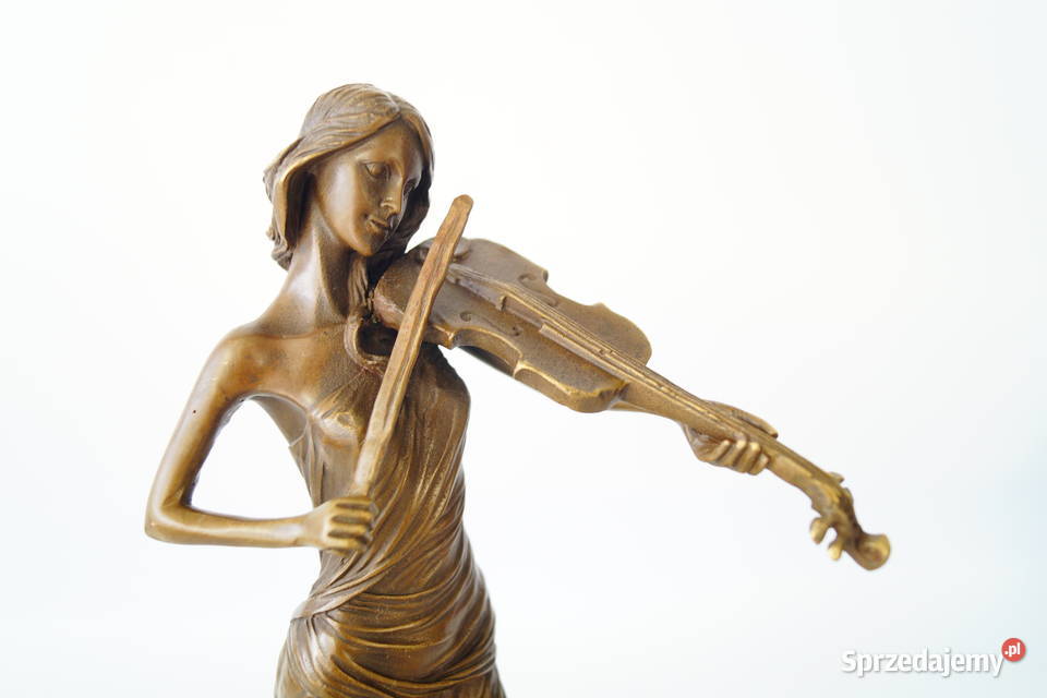 Kobieta ze skrzypcami figura z brązu skrzypaczka Gizałki