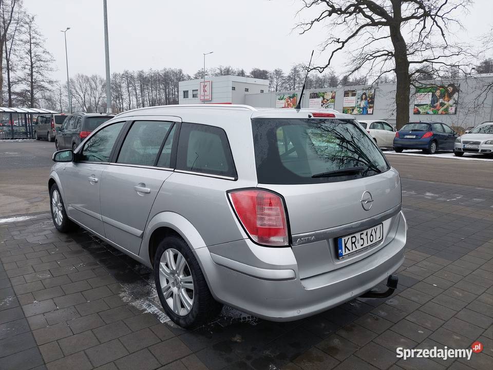 Opel Astra kombi 16 benzyna Cosmo hak SCT nieuszkodzony Skawina