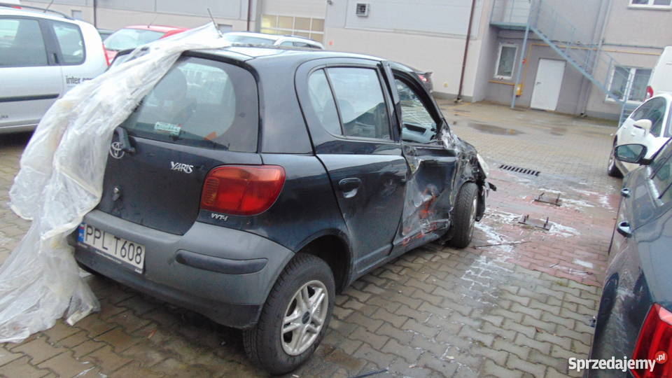 Bezpośrednio uszkodzona Toyota Yaris komputer pokładowy sprzedam