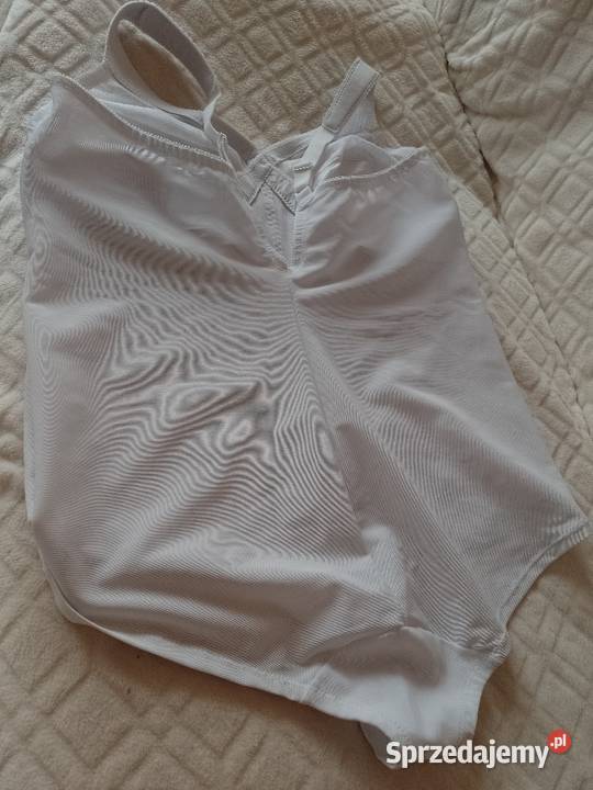 110C 484XL Ekskluzywne białe body modelujące z