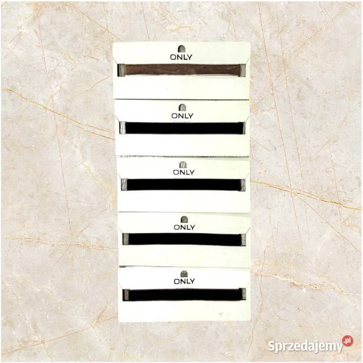 Chokery ala aksamit zestaw 5 sztuk ONLY U Chokery sprzedam