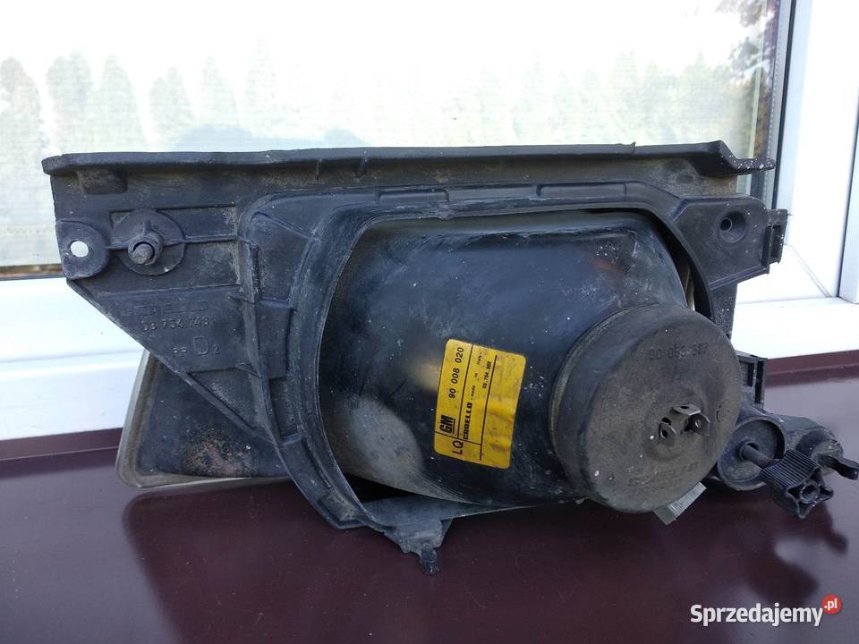 Opel Kadett E lampa przednia prawa reflektor osobowe