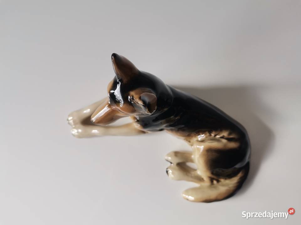 Stara figurka porcelanowa Pies owczarek