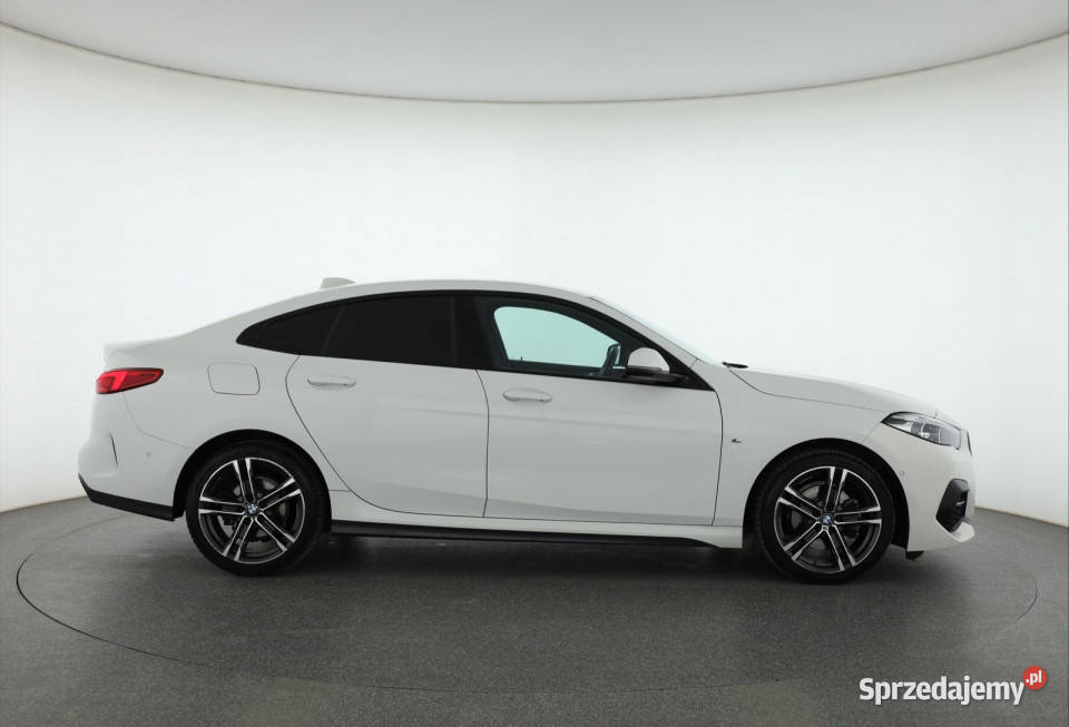 BMW 2 Gran Coupe 218i Gran Coup światła przeciwmgielne