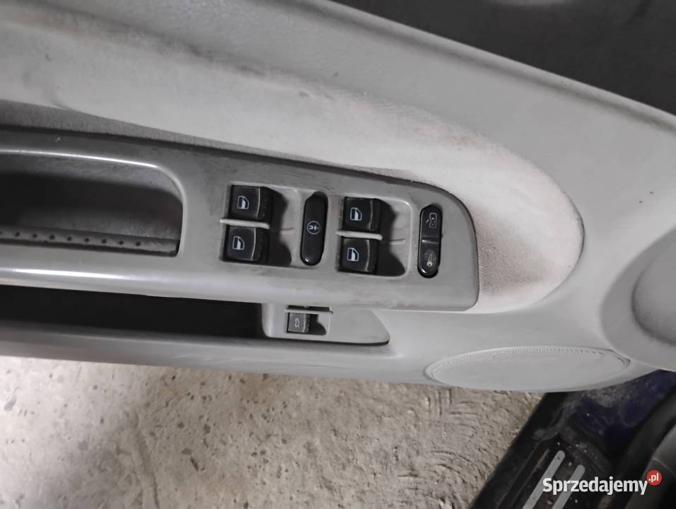 Wv pasat 2002 r74kw kombi Iwaniska