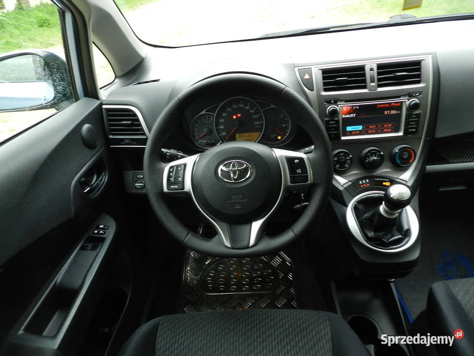 Toyota VersoS czyli Yaris z bagażnikiem manualna wielkopolskie Puszczykowo