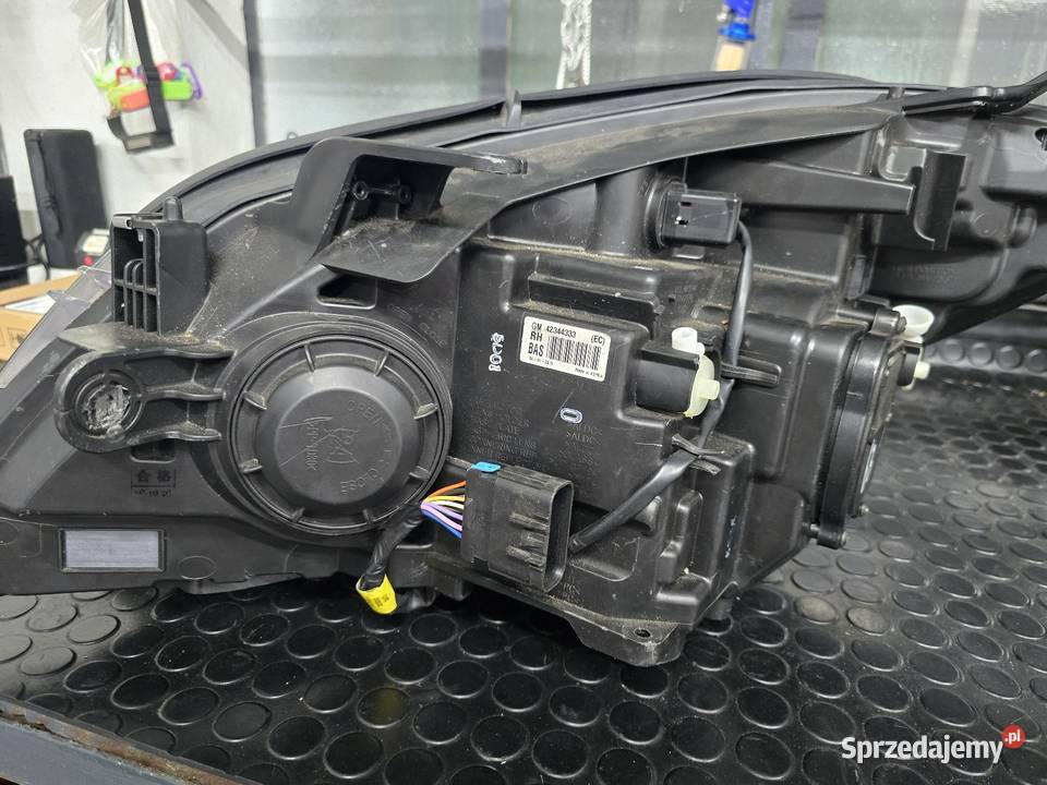 Lampa prawa bixenon Opel Mokka A Ostrów Wielkopolski