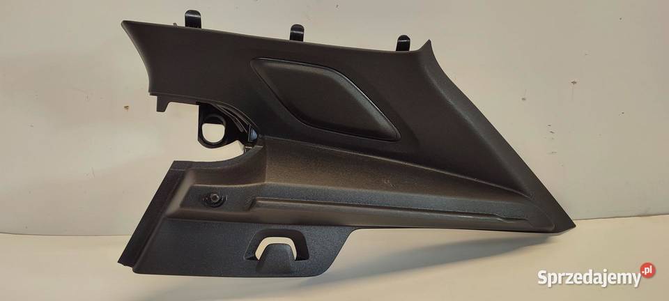 VOLVO XC40 OSŁONA SŁUPKA PRAWY TYŁ 32244155 Osłony i zaślepki