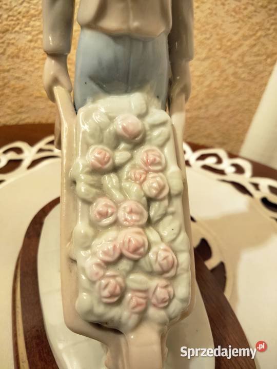 Figura Hiszpańska porcelana Sprzedawca kwiatów wielkopolskie