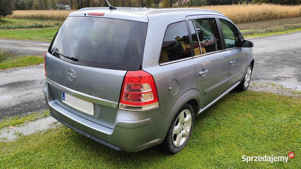 Opel Zafira B lifcie 18 Benzyna 140 2008r 7os Przeworsk