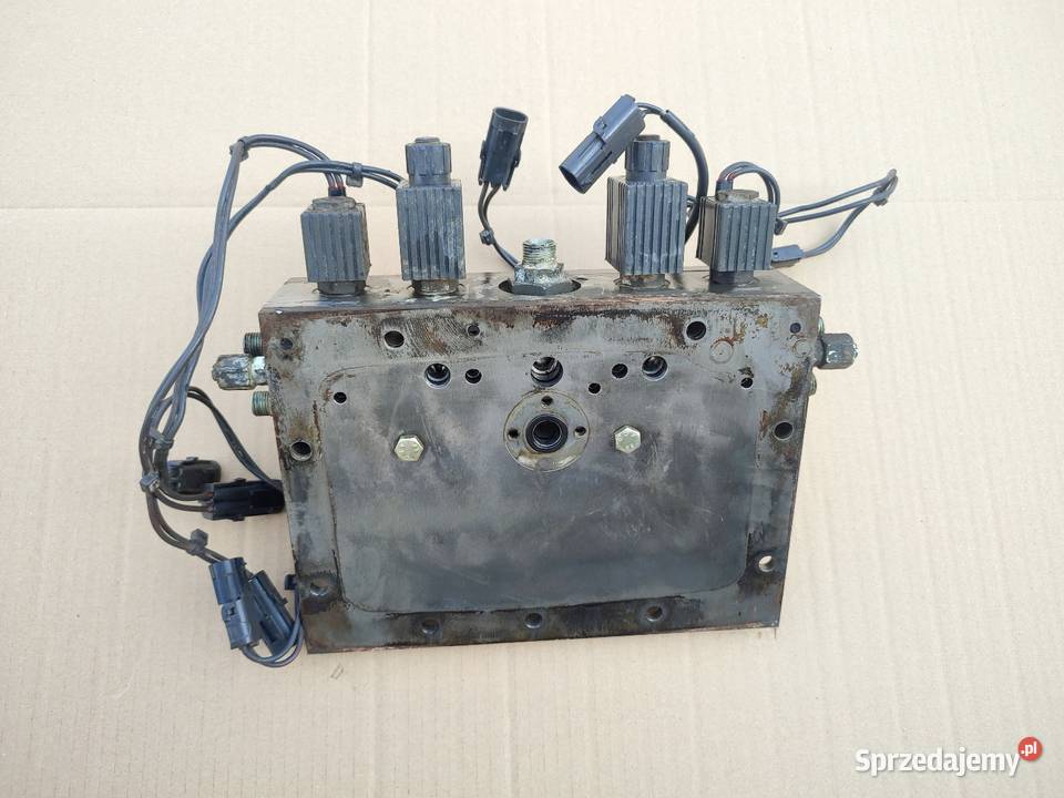 Blok zaworowy Renault 103 54 106 54 110 54 120
