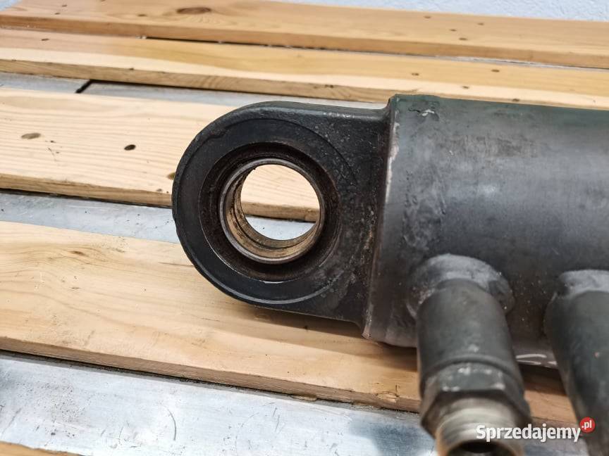 Siłownik amortyzacji osi Massey Ferguson 8690 Wilkowo